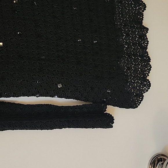 EMMA JAMES Beaded Crochet Overlay Keyhole Scallop Peekaboo Sequin Sweater - Picture 5 of 10